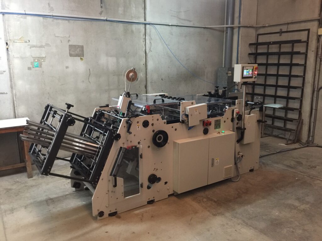 Formadora de bandejas Dayuan L-800A