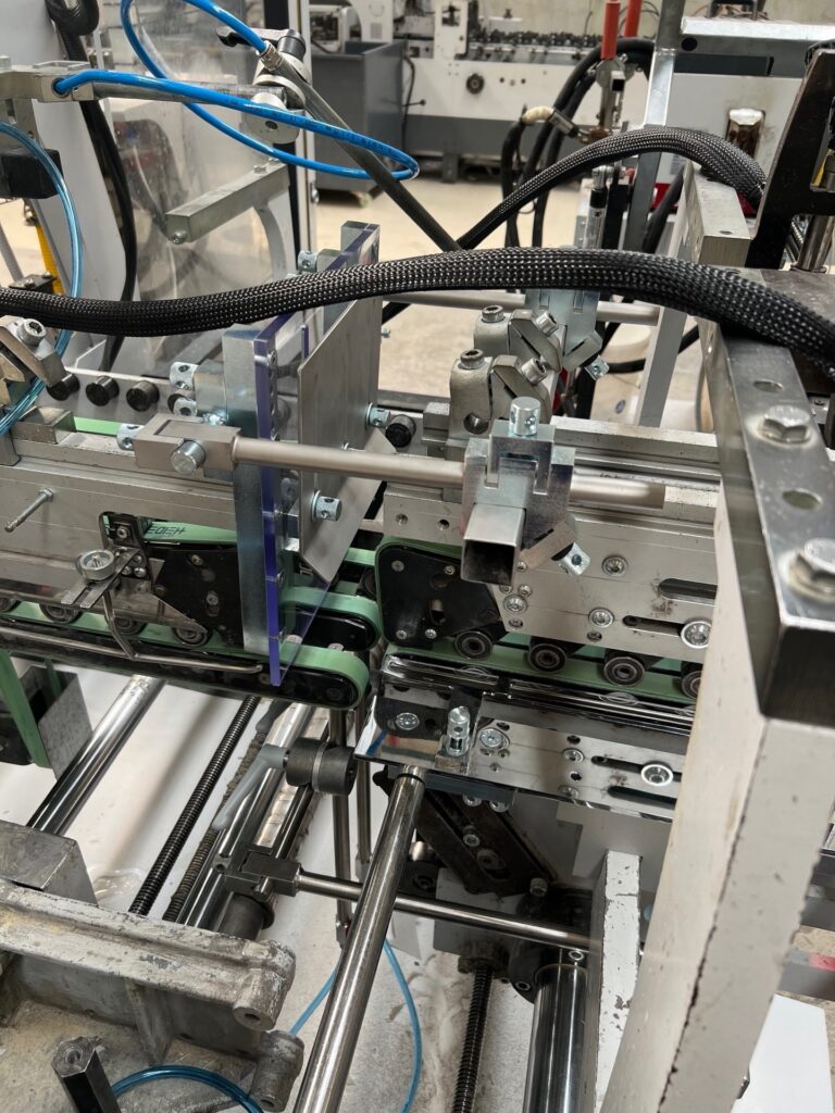Dispositivo para fundas en máquina Heidelberg Diana X-115