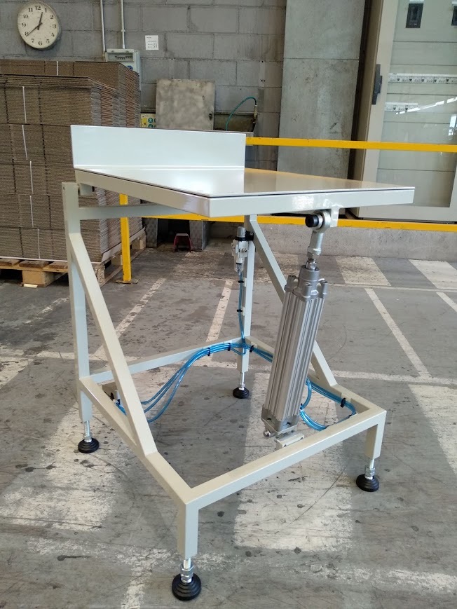 Mesa elevadora neumática
