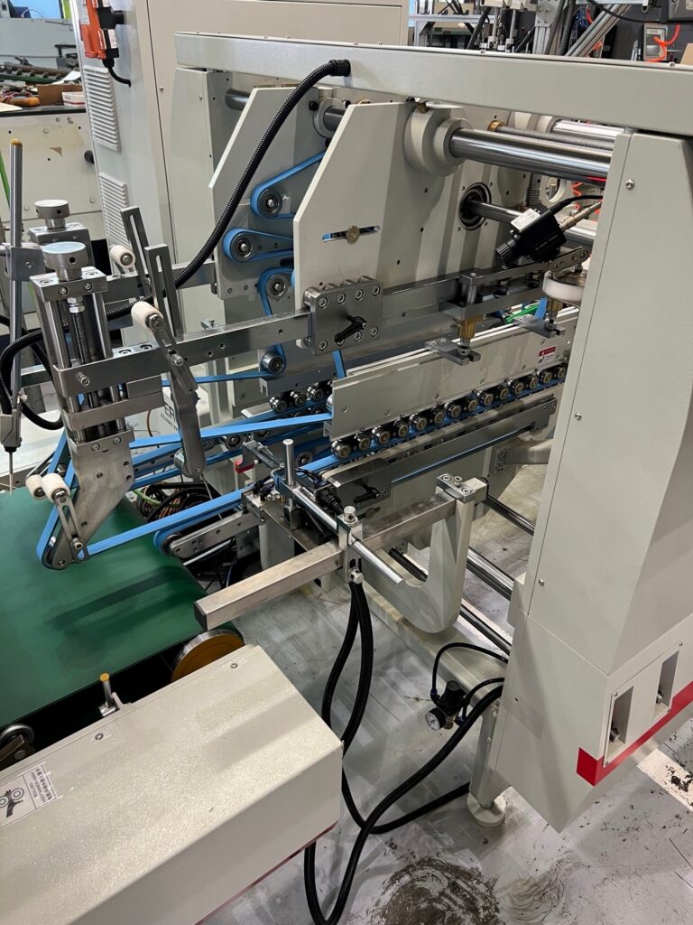 Dobladora pegadora SCM WO-750PC R