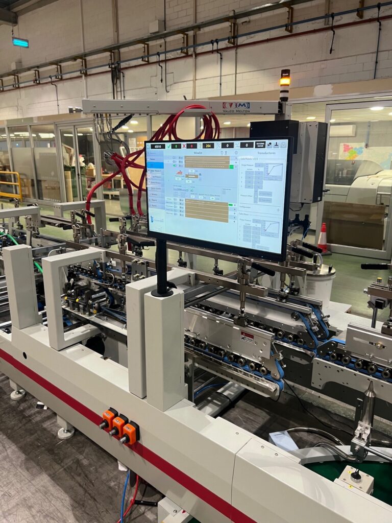 Dobladora pegadora SCM WO-750PC R I con módulo de inspección