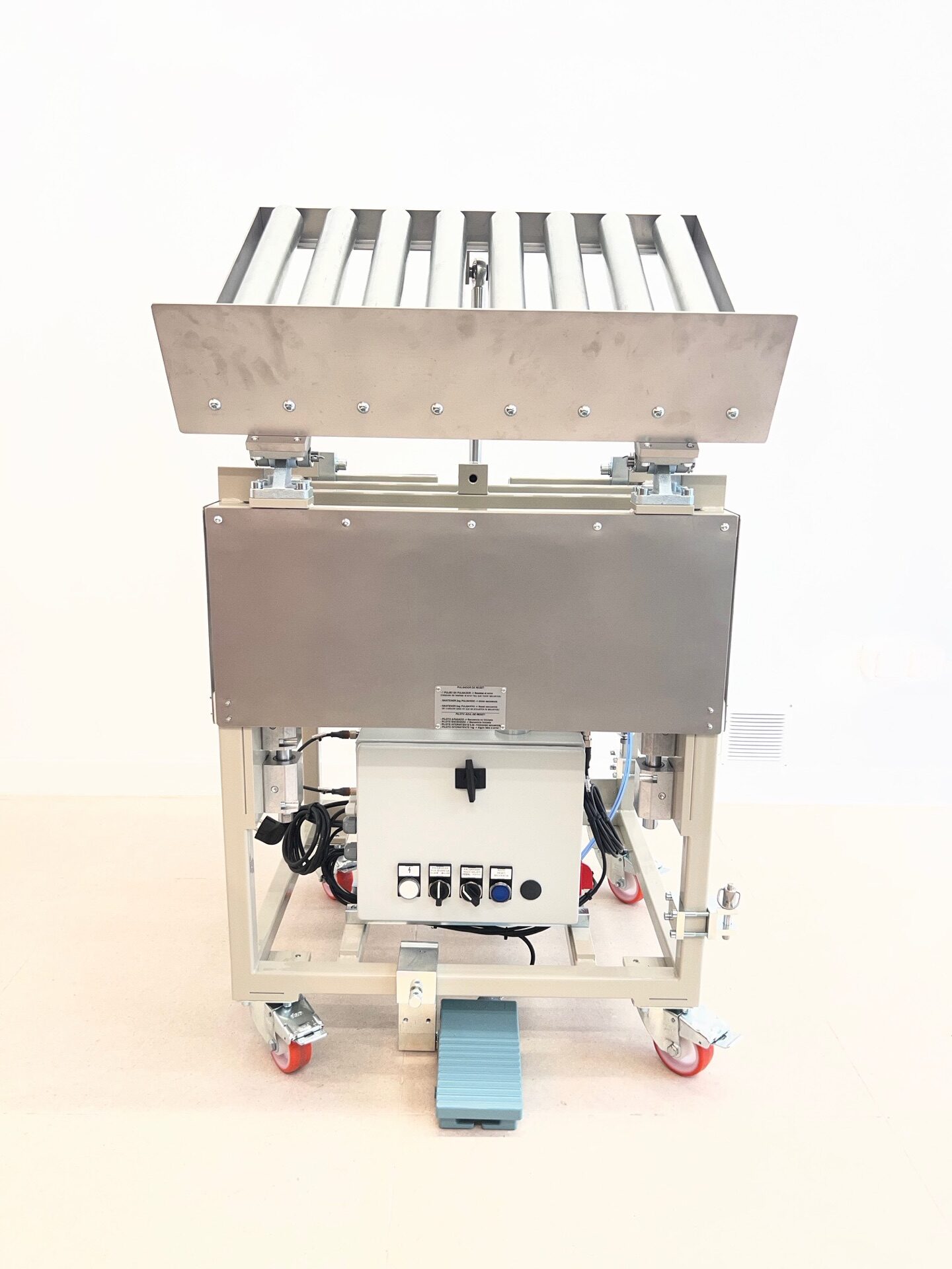 Mesa electroneumática ajustable en altura